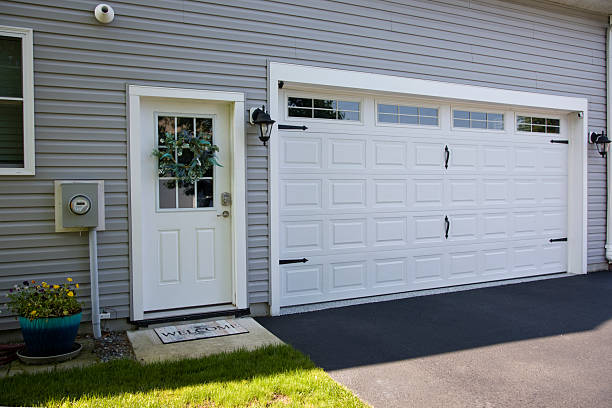 24/7 Emergency Garage Door Panel Replacement experts in Midway, GA